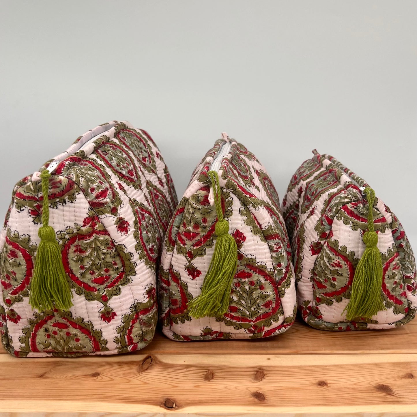 WATERPROOF MAKEUP BAG