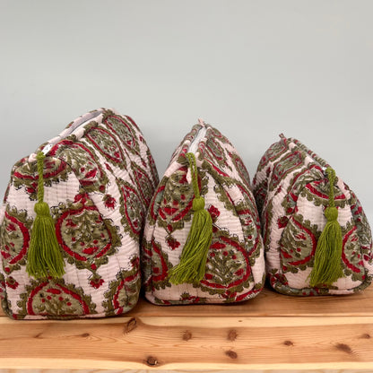 WATERPROOF MAKEUP BAG