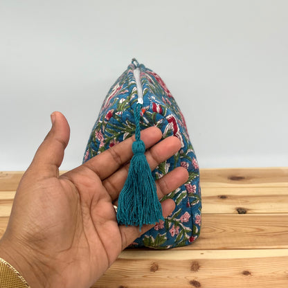 WATERPROOF MAKEUP BAG