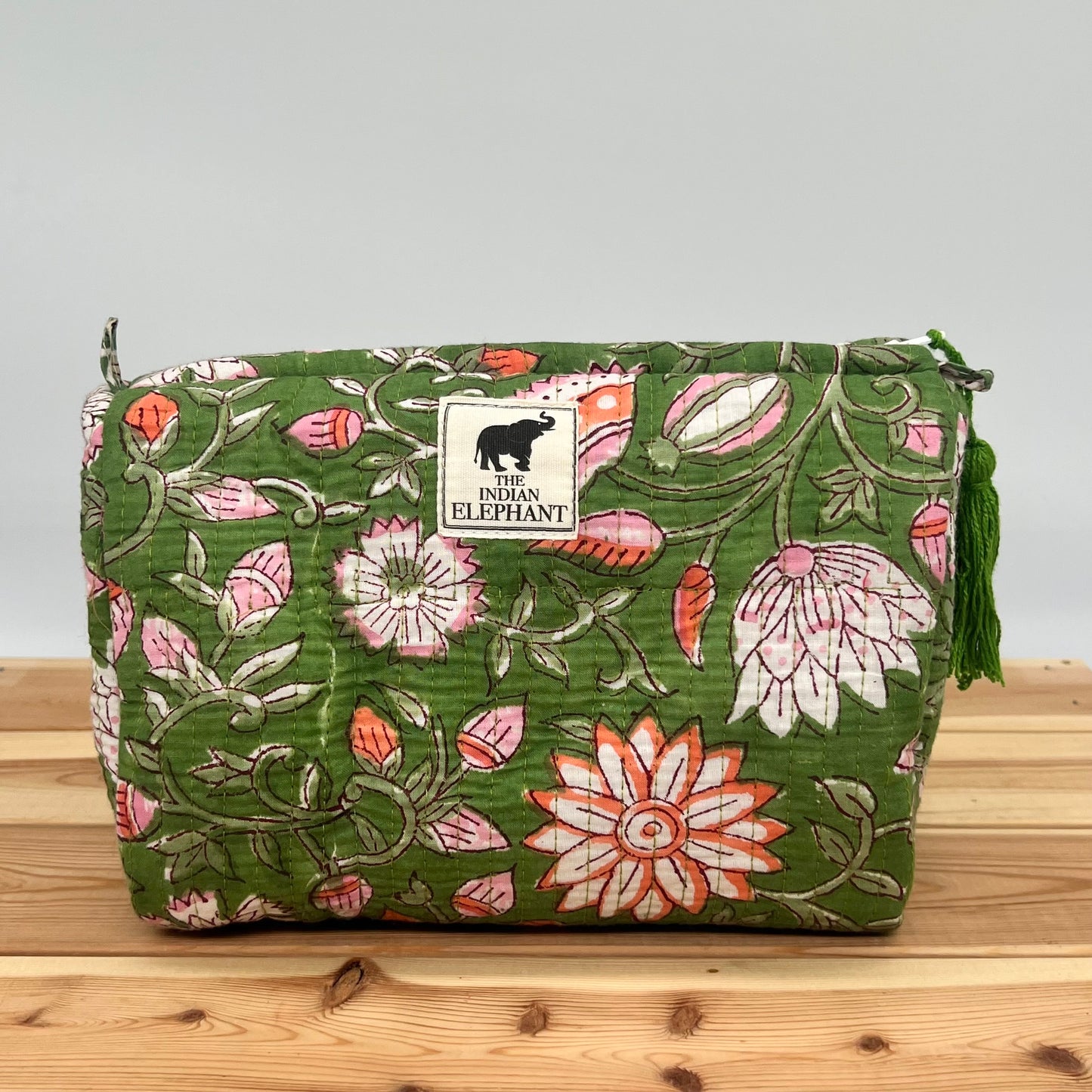 WATERPROOF MAKEUP BAG