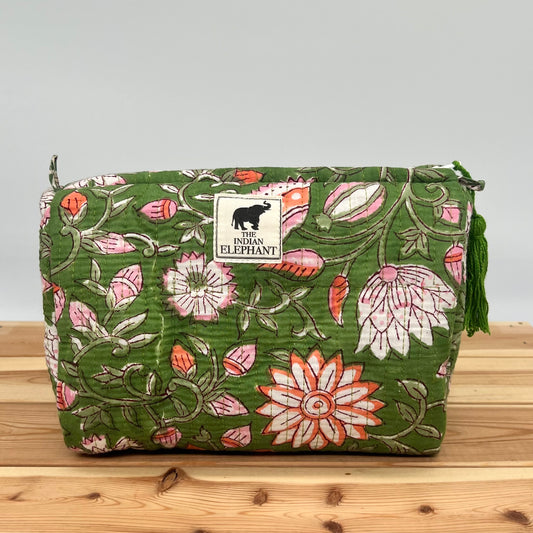 WATERPROOF MAKEUP BAG