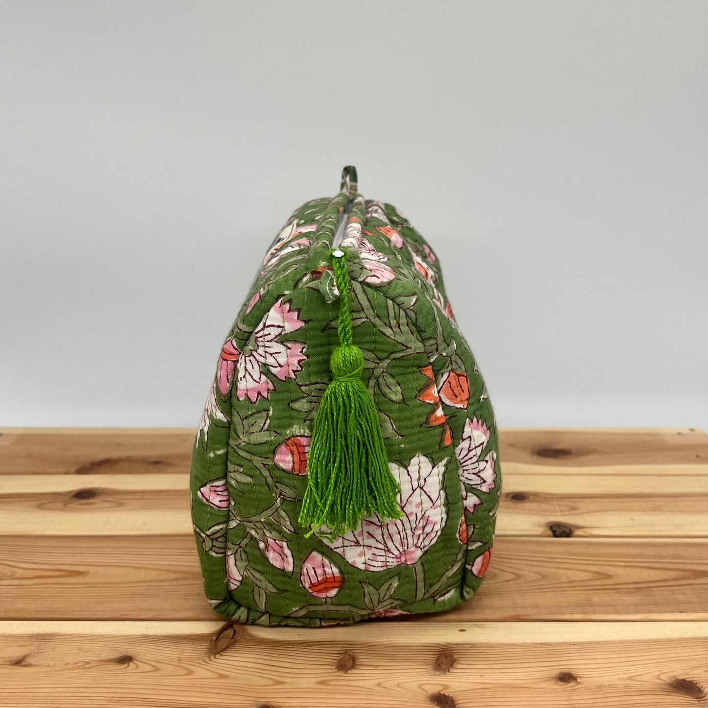 WATERPROOF MAKEUP BAG