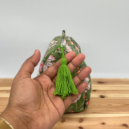 WATERPROOF MAKEUP BAG