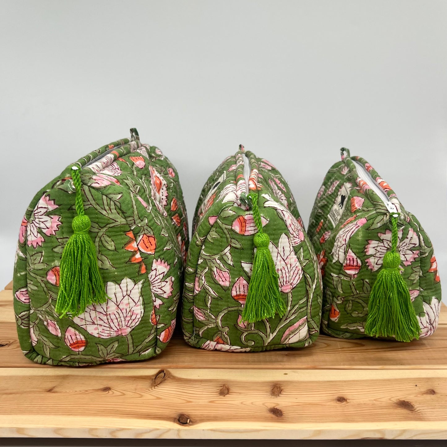 WATERPROOF MAKEUP BAG