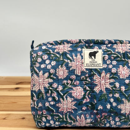 WATERPROOF MAKEUP BAG