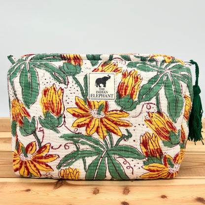 WATERPROOF MAKEUP BAG