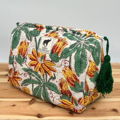 WATERPROOF MAKEUP BAG