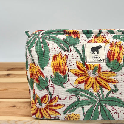 WATERPROOF MAKEUP BAG