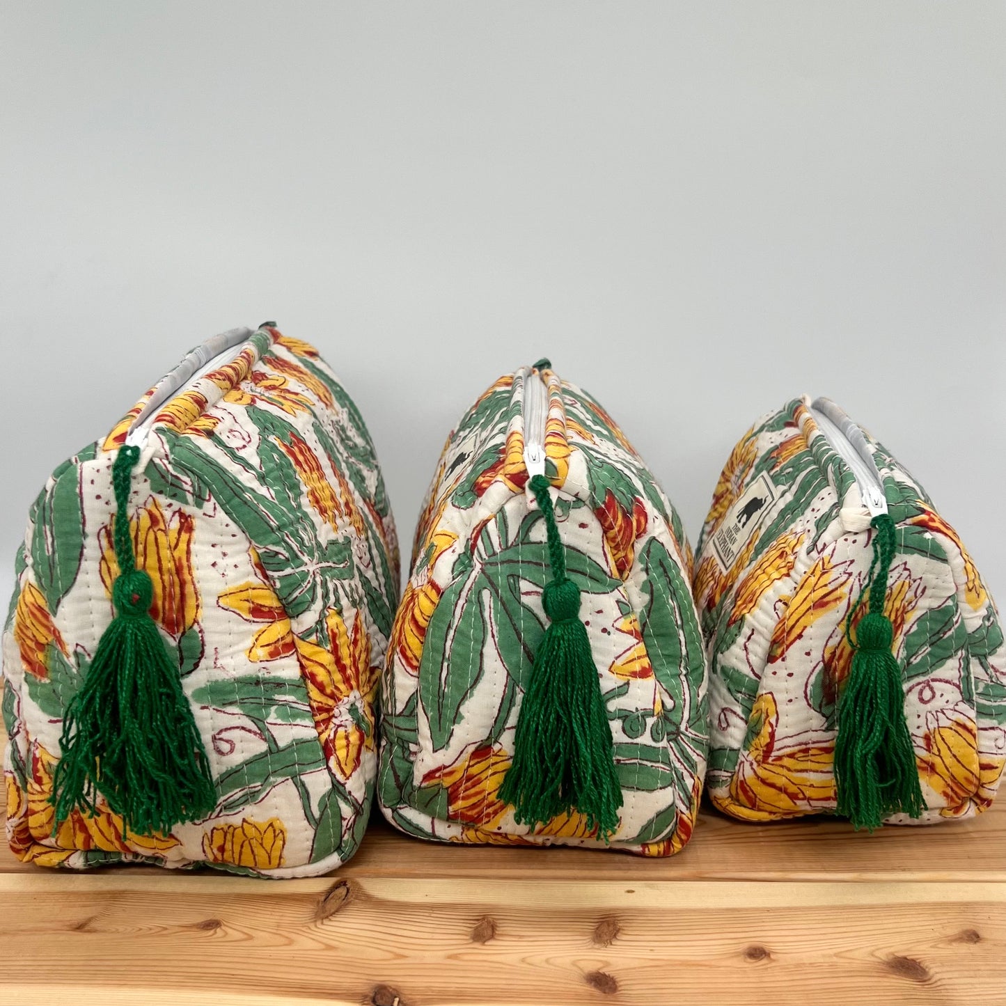 WATERPROOF MAKEUP BAG