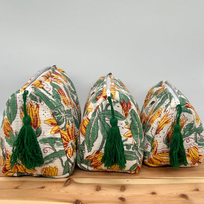 WATERPROOF MAKEUP BAG