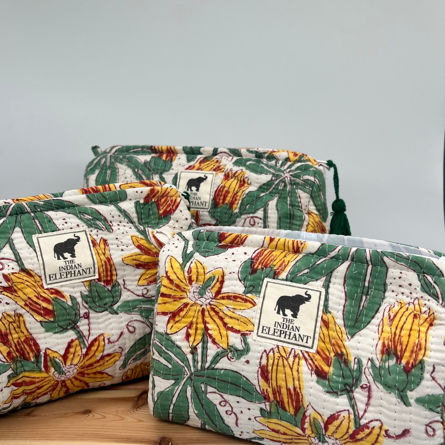 WATERPROOF MAKEUP BAG