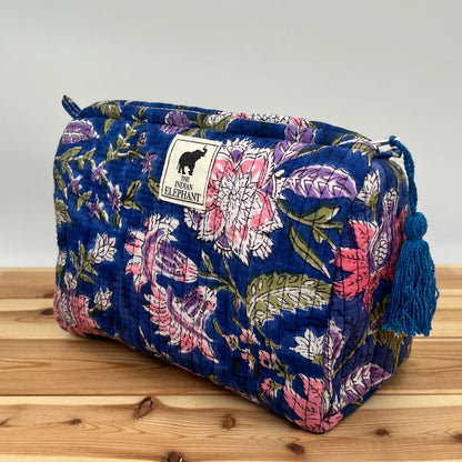 WATERPROOF MAKEUP BAG