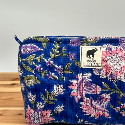 WATERPROOF MAKEUP BAG