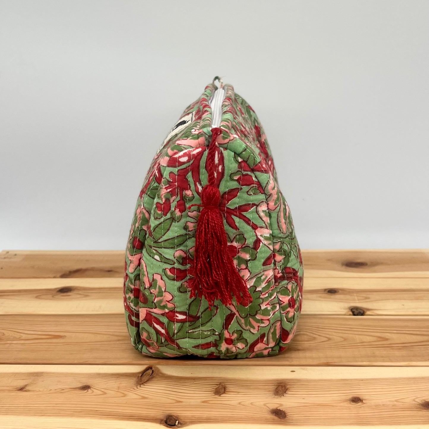 WATERPROOF MAKEUP BAG