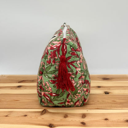 WATERPROOF MAKEUP BAG