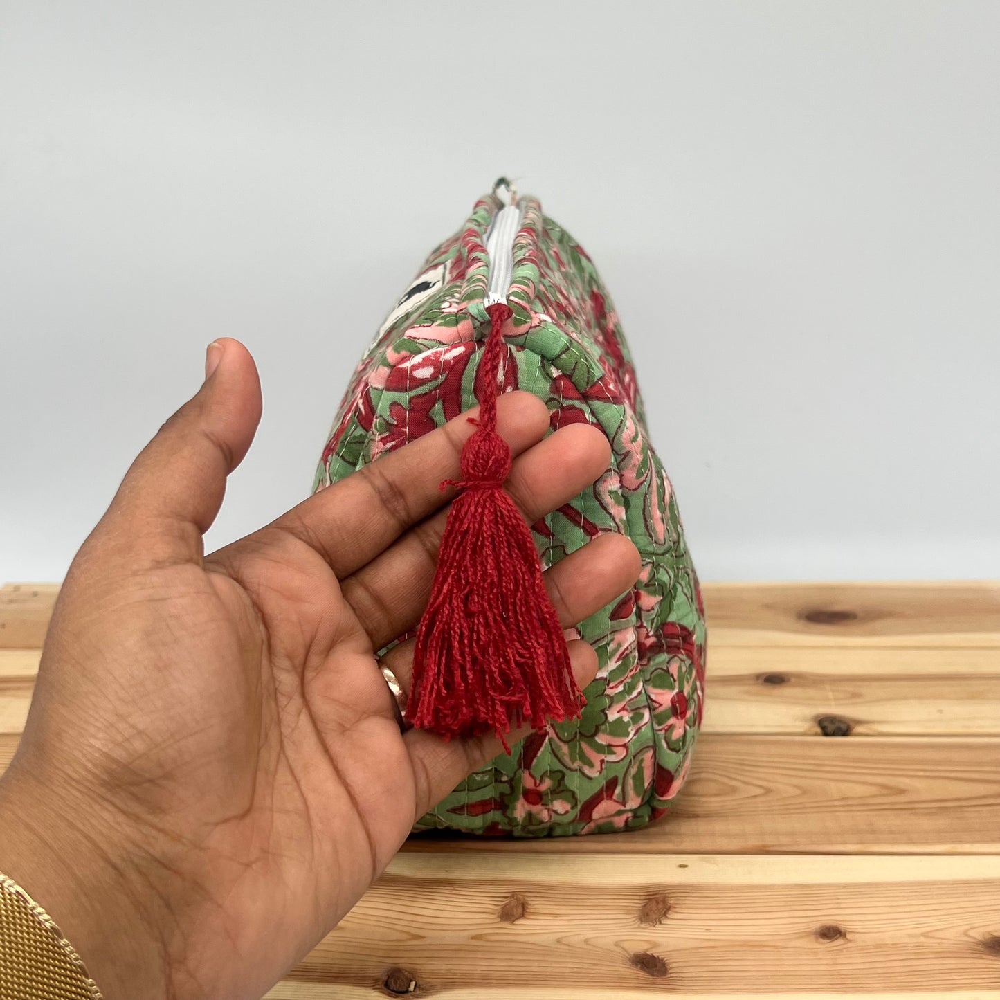 WATERPROOF MAKEUP BAG