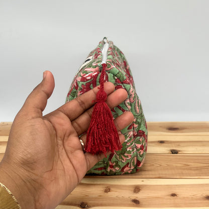 WATERPROOF MAKEUP BAG