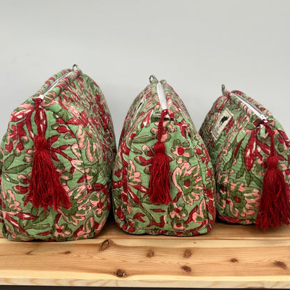 WATERPROOF MAKEUP BAG