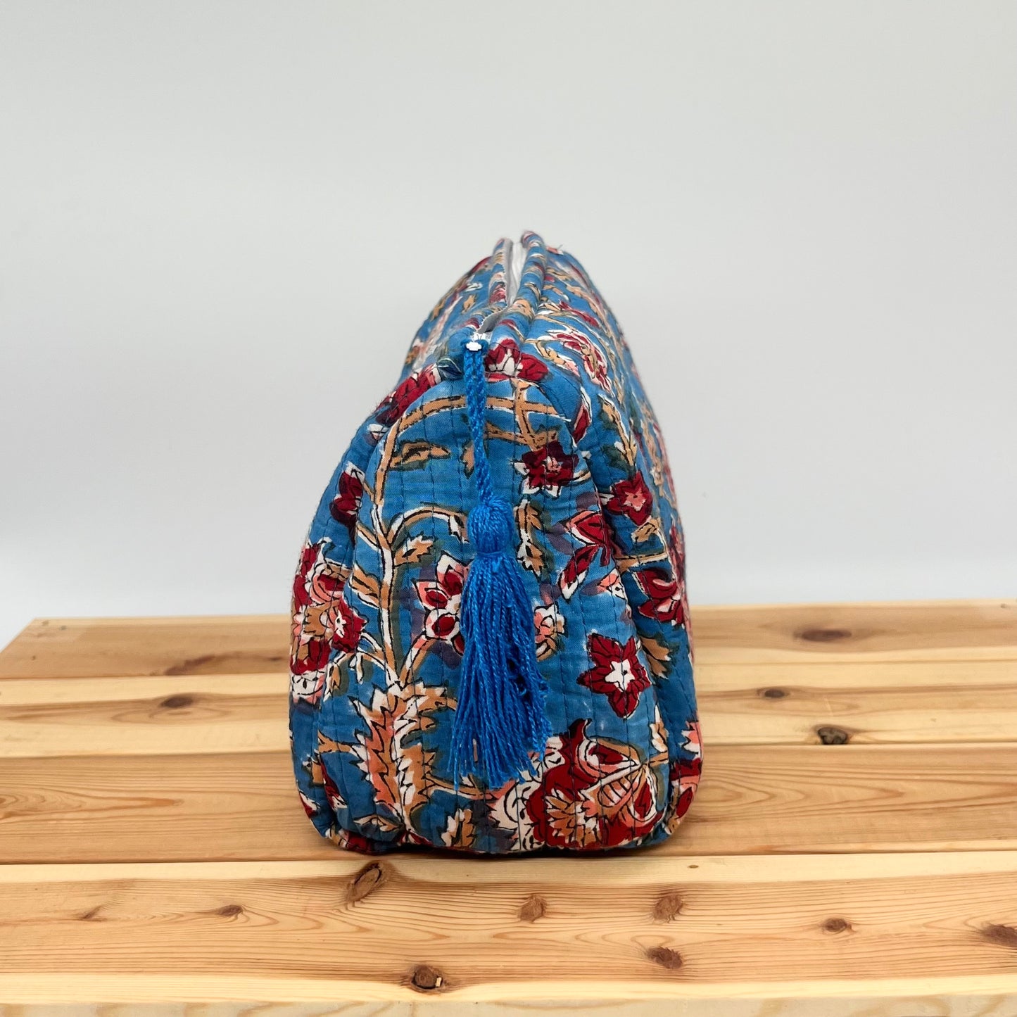 WATERPROOF MAKEUP BAG