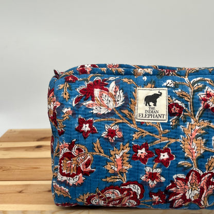 WATERPROOF MAKEUP BAG