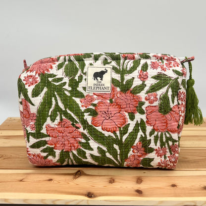 WATERPROOF MAKEUP BAG