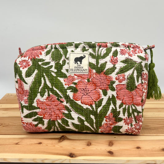WATERPROOF MAKEUP BAG
