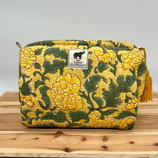 WATERPROOF MAKEUP BAG