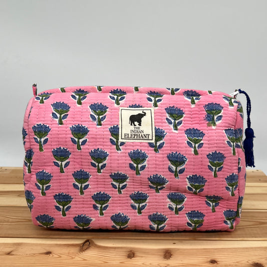 WATERPROOF MAKEUP BAG