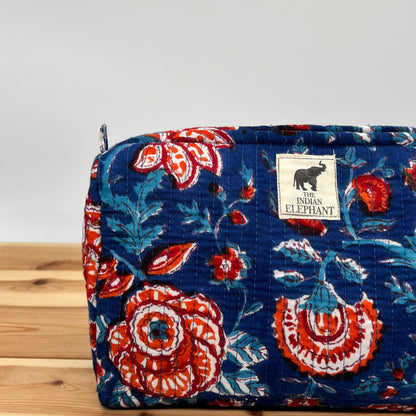 WATERPROOF MAKEUP BAG