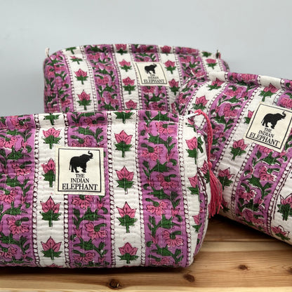 WATERPROOF MAKEUP BAG