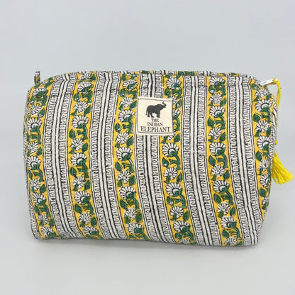 WATERPROOF MAKEUP BAG