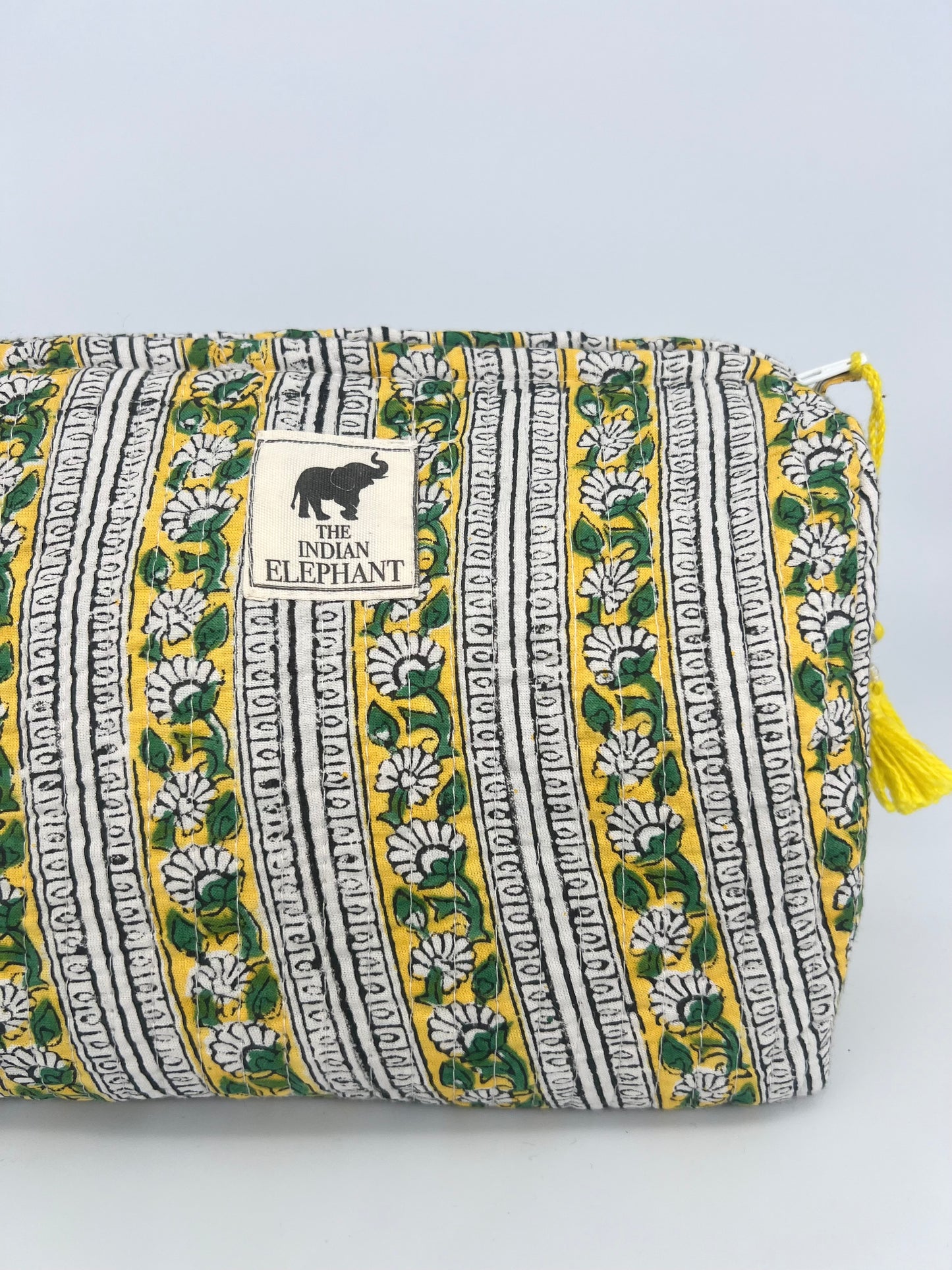 WATERPROOF MAKEUP BAG