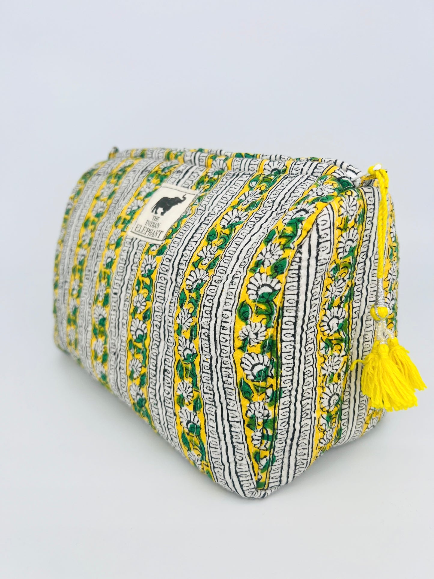 WATERPROOF MAKEUP BAG