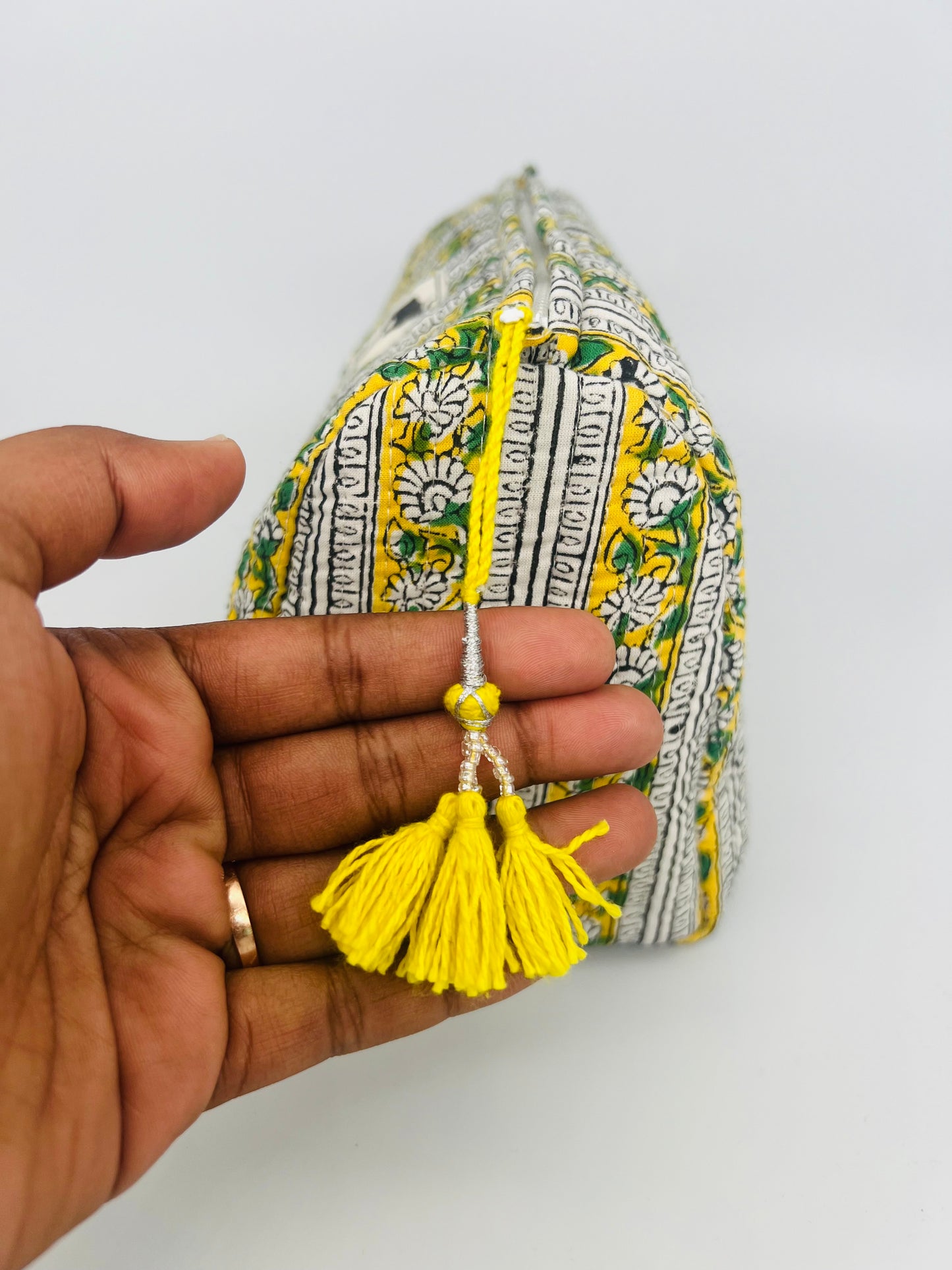 WATERPROOF MAKEUP BAG