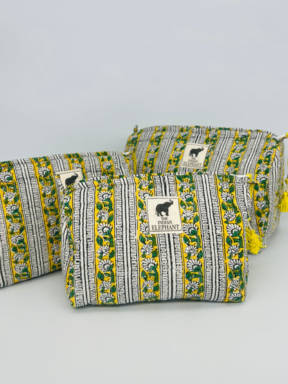 WATERPROOF MAKEUP BAG