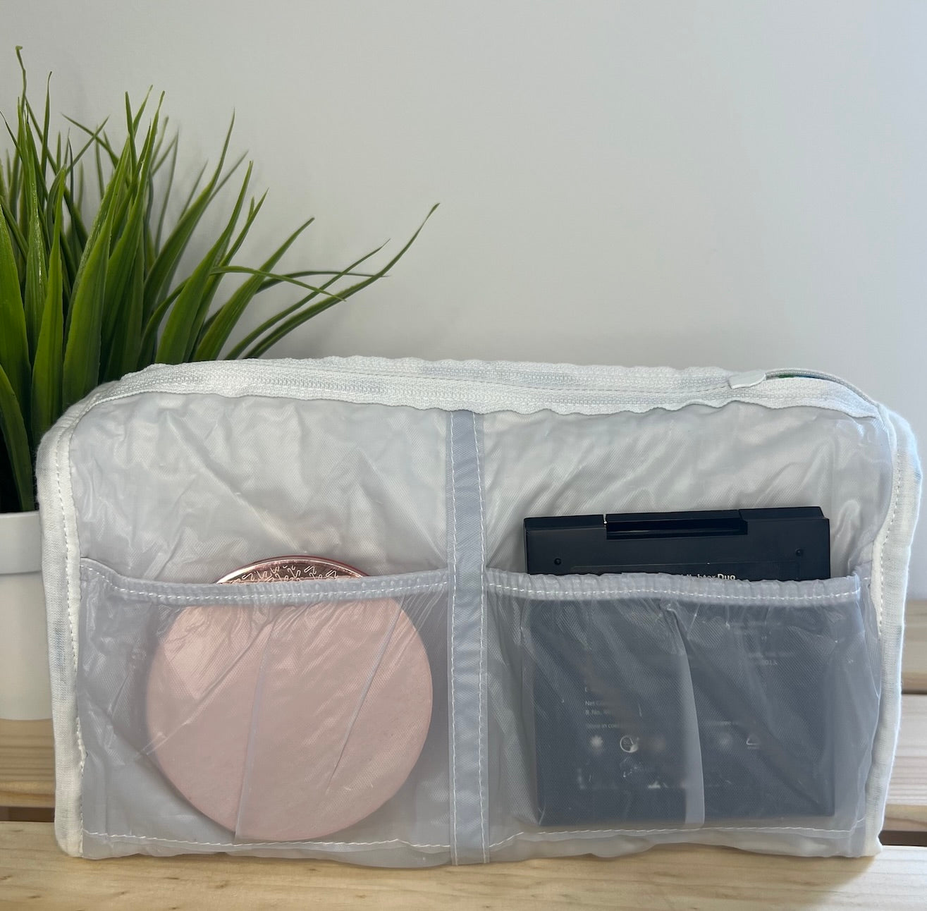 WATERPROOF MAKEUP BAG