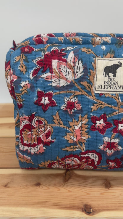 WATERPROOF MAKEUP BAG
