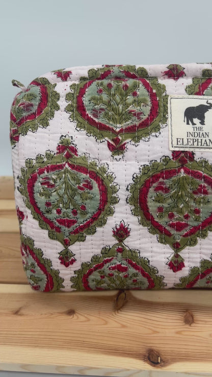 WATERPROOF MAKEUP BAG