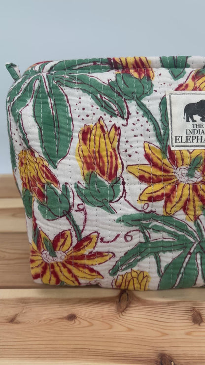 WATERPROOF MAKEUP BAG